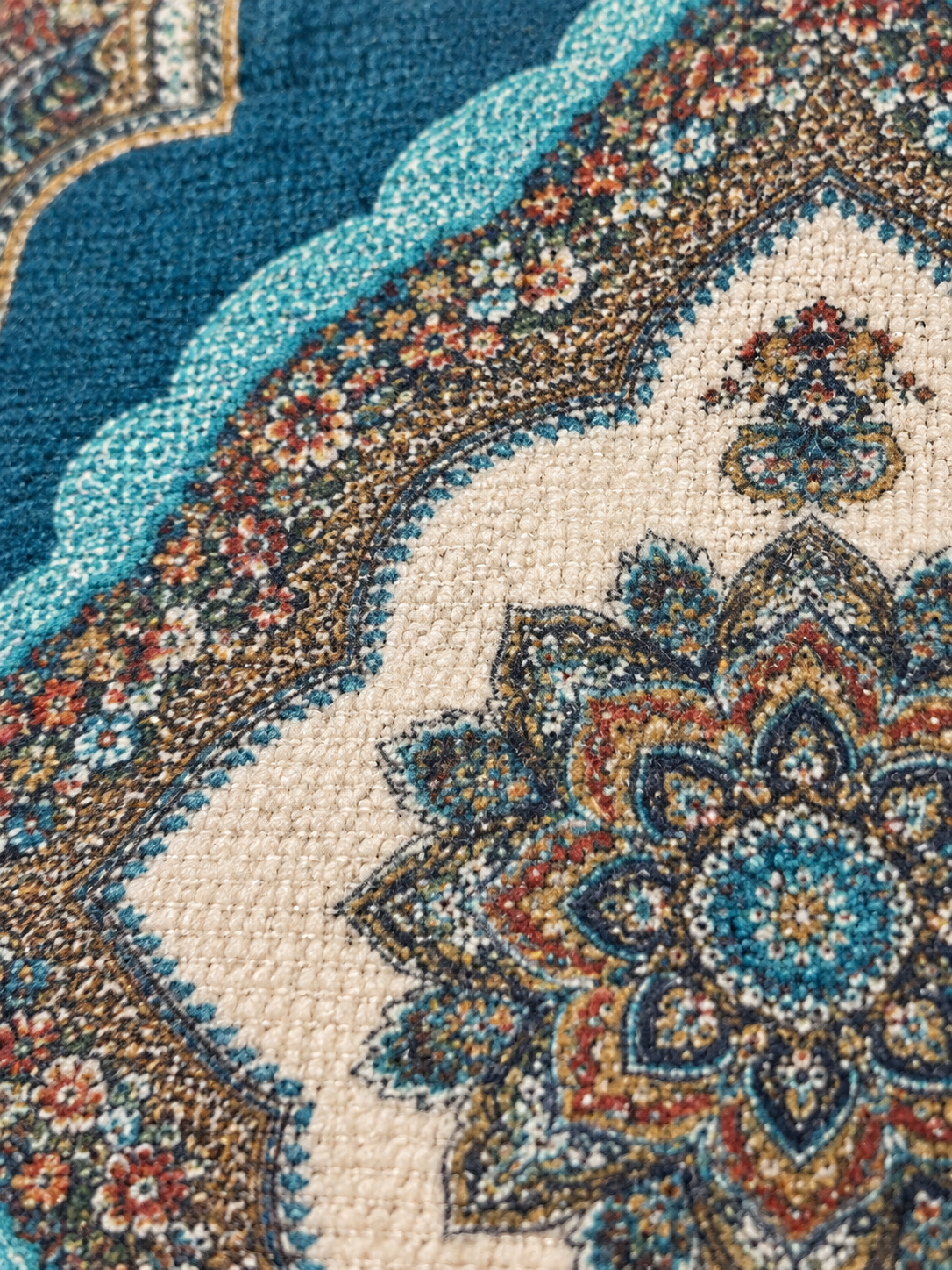 Lagoon – Luxury Velvet Rug, Teal & Ivory Traditional Design (LVT-406)