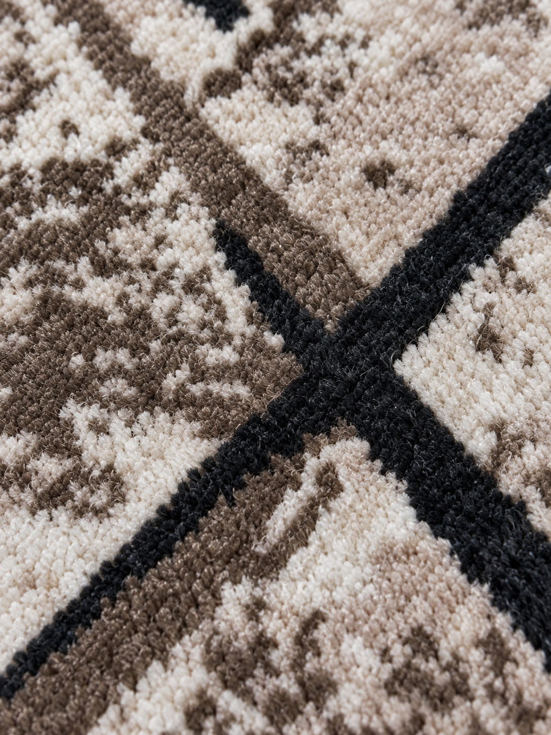 Jasper – Luxury Velvet Rug, Beige & Black Modern Design (LVB-310)
