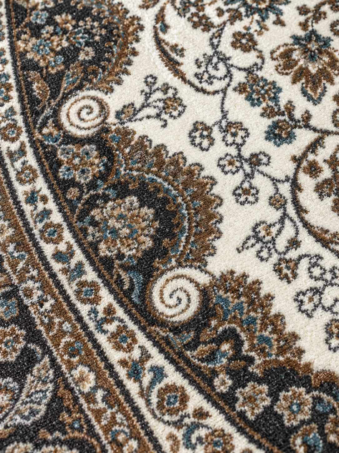 Pearl – Luxury Velvet Rug, Cream & Black Traditional Design (LVB-305)