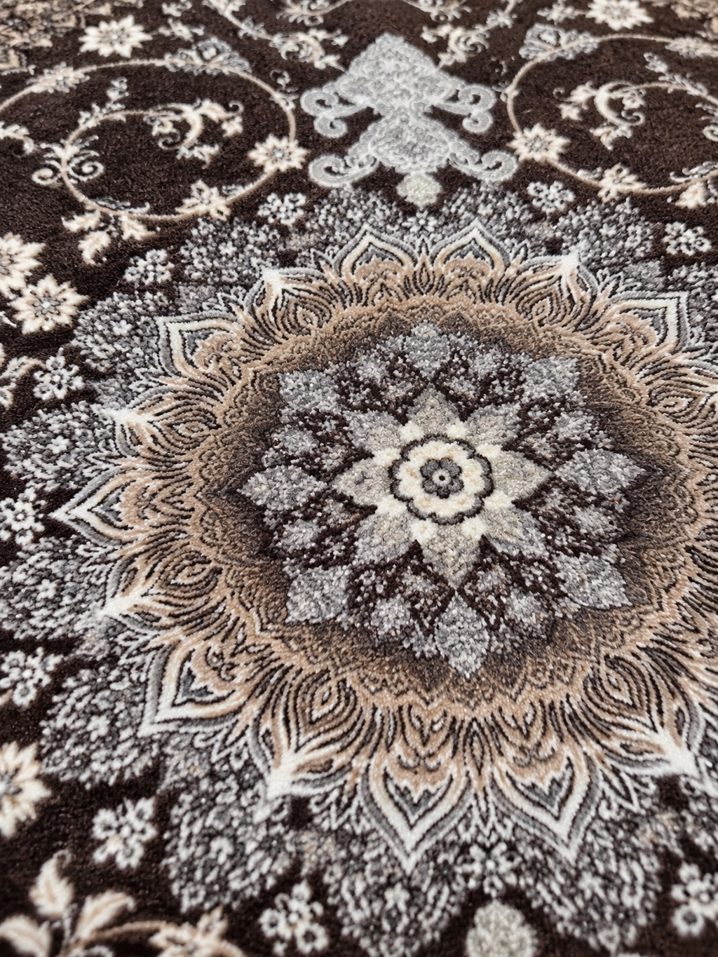 Espresso – Luxury Velvet Rug, Brown & Ivory Traditional Design (LVC-505)
